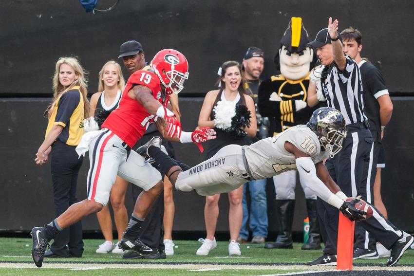 Trent Sherfield dives for the end zone but was marked short during Vanderbilts 31-14 loss against Georgia, as photographed on September 12, 2015. (Hustler Multimedia/Ziyi Liu)