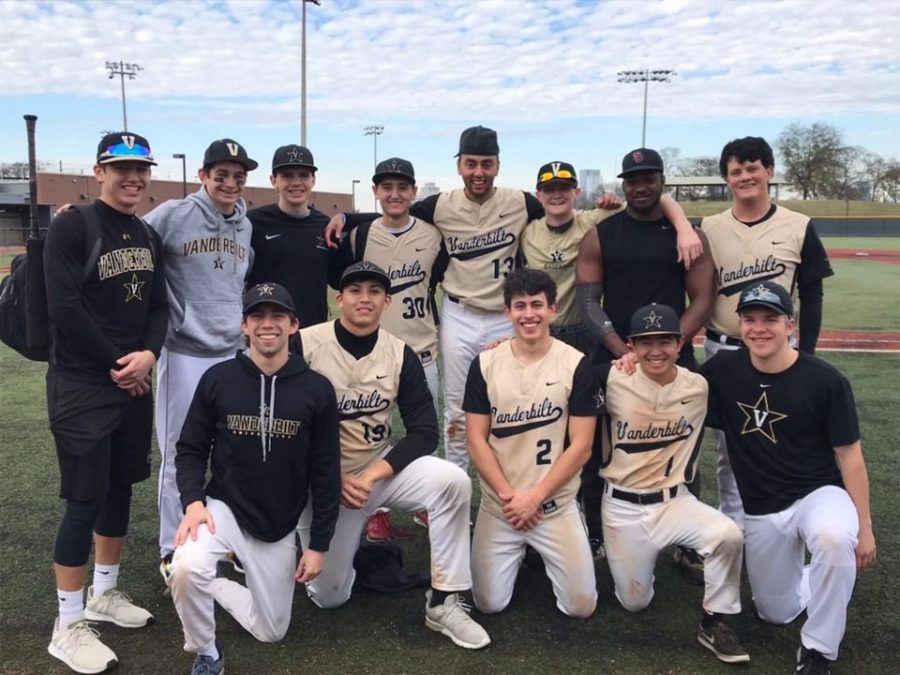 The Vanderbilt Club Baseball team following their match against Washington University of St. Louis in Nov. 2018. JR Harrison is second from the left in the back row. (Photo courtesy Vanderbilt Club Baseball)