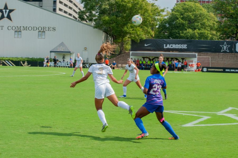 Madiya Harriott (#3) heads the ball over the Florida defender in Vandy’s 0-1 loss to Florida at the Vanderbilt Soccer Complex on Sunday, September 29, 2019. (Hustler Multimedia/Truman McDaniel)
