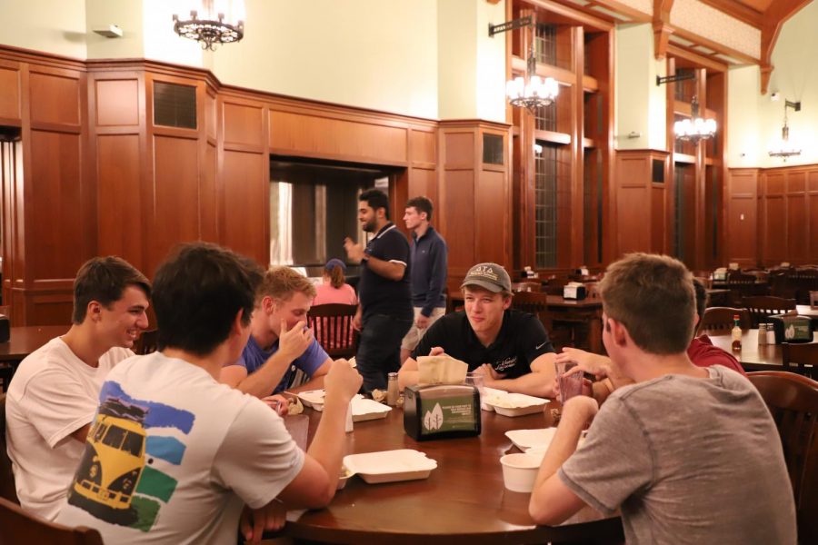 A group of students eating Late Night at EBI. (Photo by Justine Del Monte)
