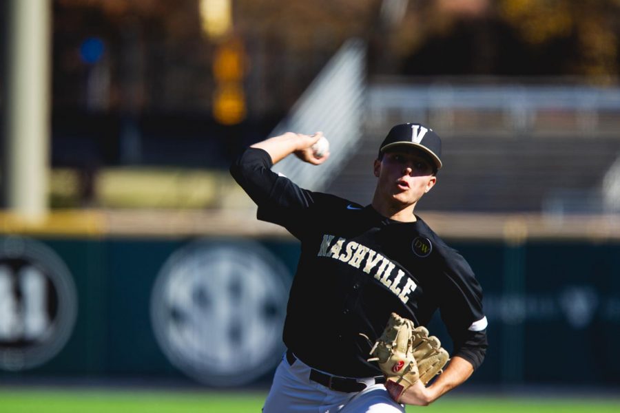 Jack Leiter pitches from the windup in Vanderbilts 3-2 loss to Michigan.