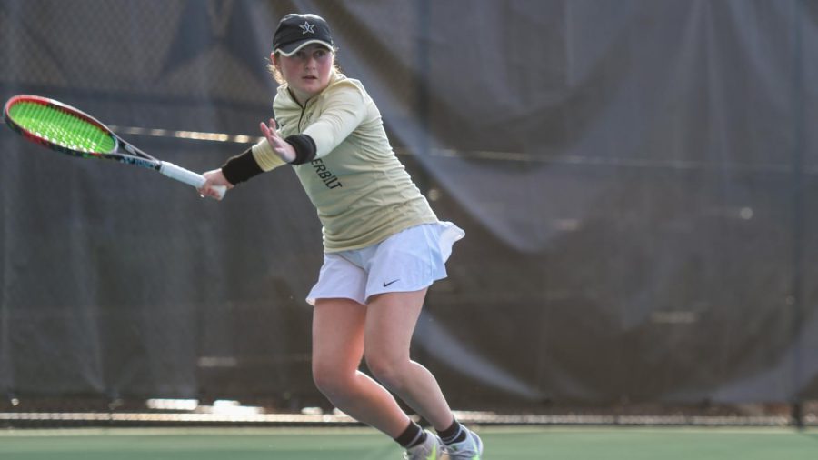 Vanderbilts+Amanda+Meyer+narrowly+lost+her+matchup+with+Texas+A%26Ms+Jessica+Anzo.+%28Twitter%2F%40VandyWTennis%29