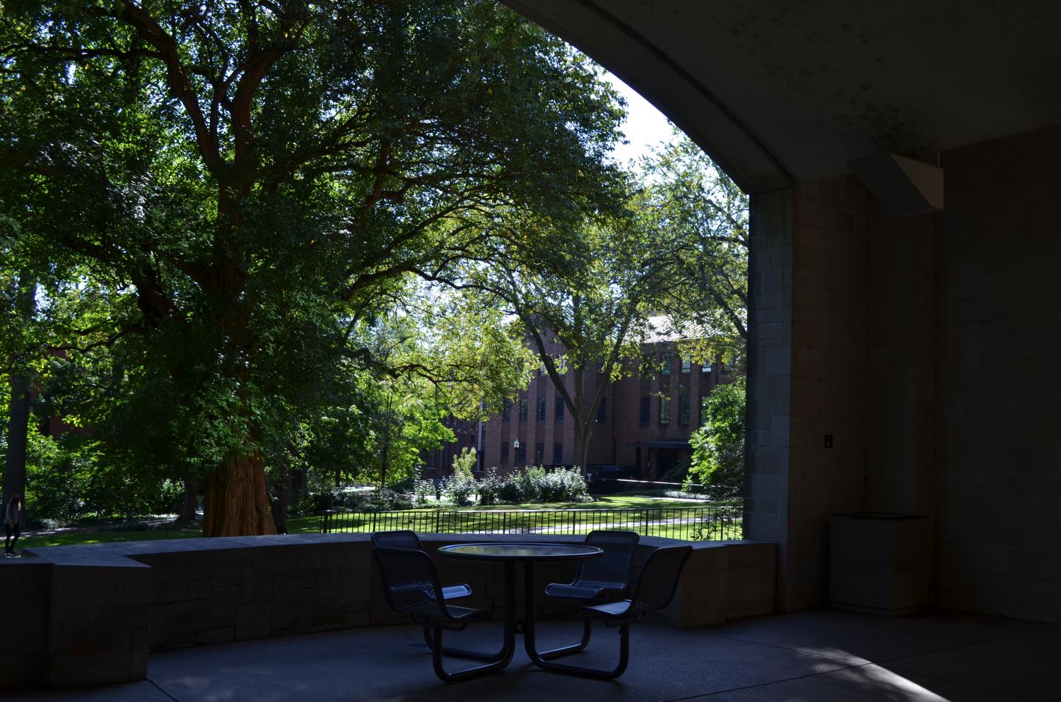 Empty chairs inside of Calhoun Arch on Vanderbilts main campus. (Hustler Multimedia/Alex Venero)