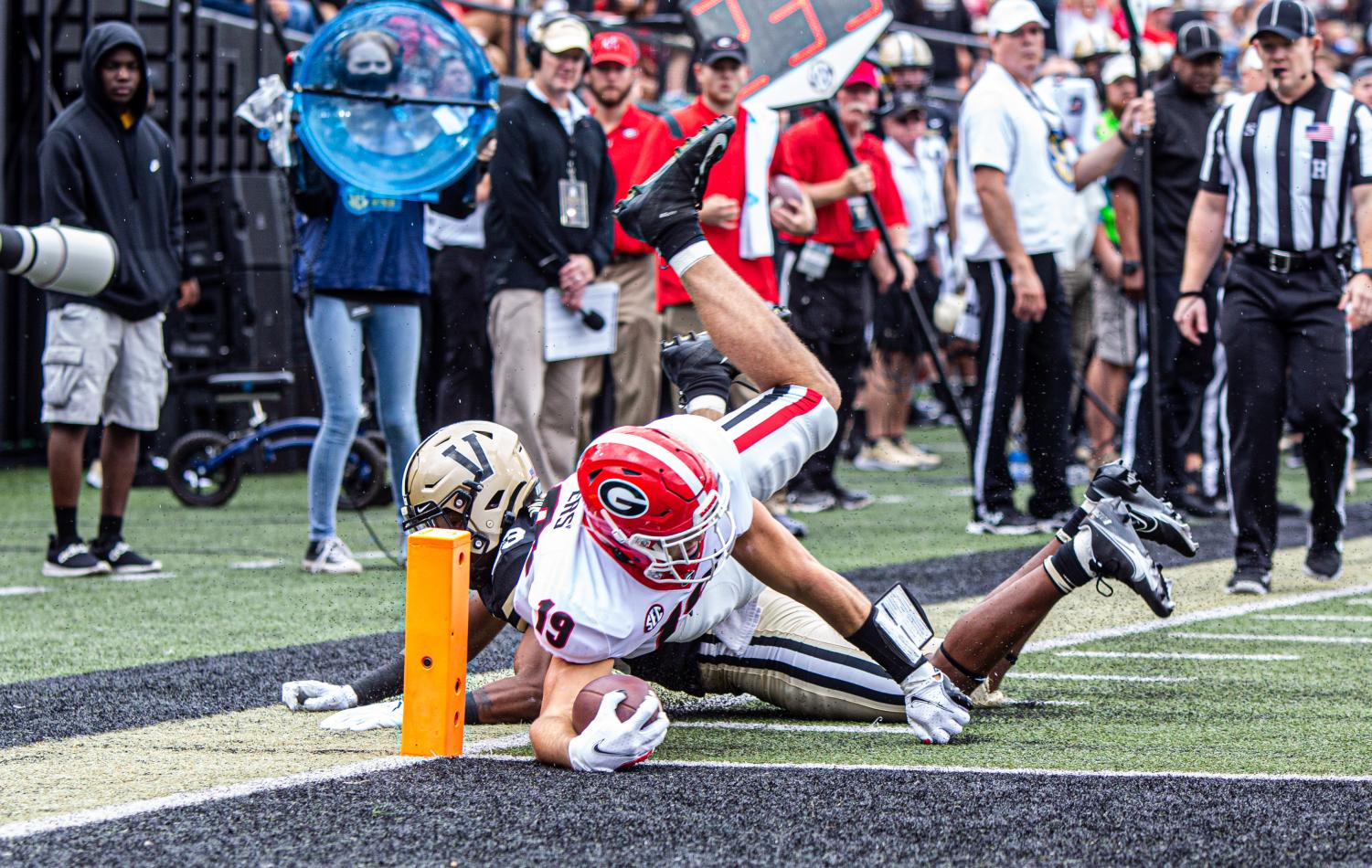 Georgia football mailbag: Should Stetson Bennett's jersey be