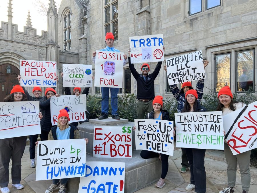 Dores Divest protesting Chancellor Diermeier's ties to the fossil fuel industry, as photographed on Jan. 31, 2022. (Photo courtesy of Miguel Moravec)