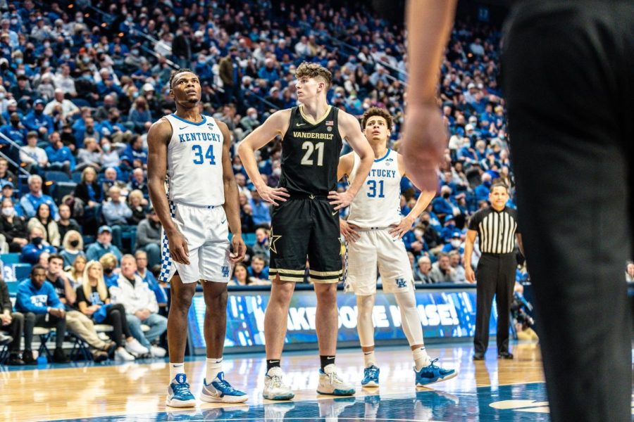 Vanderbilt+center+Liam+Robbins+lines+up+for+free+throws+against+Kentucky+on+Feb.+2%2C+2022.