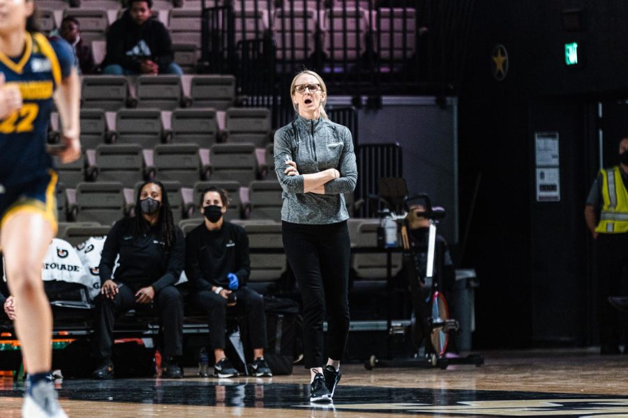 Vanderbilt head coach Shea Ralph yelling to her team during the Commodores win over Chattanooga on Nov. 30, 2021.