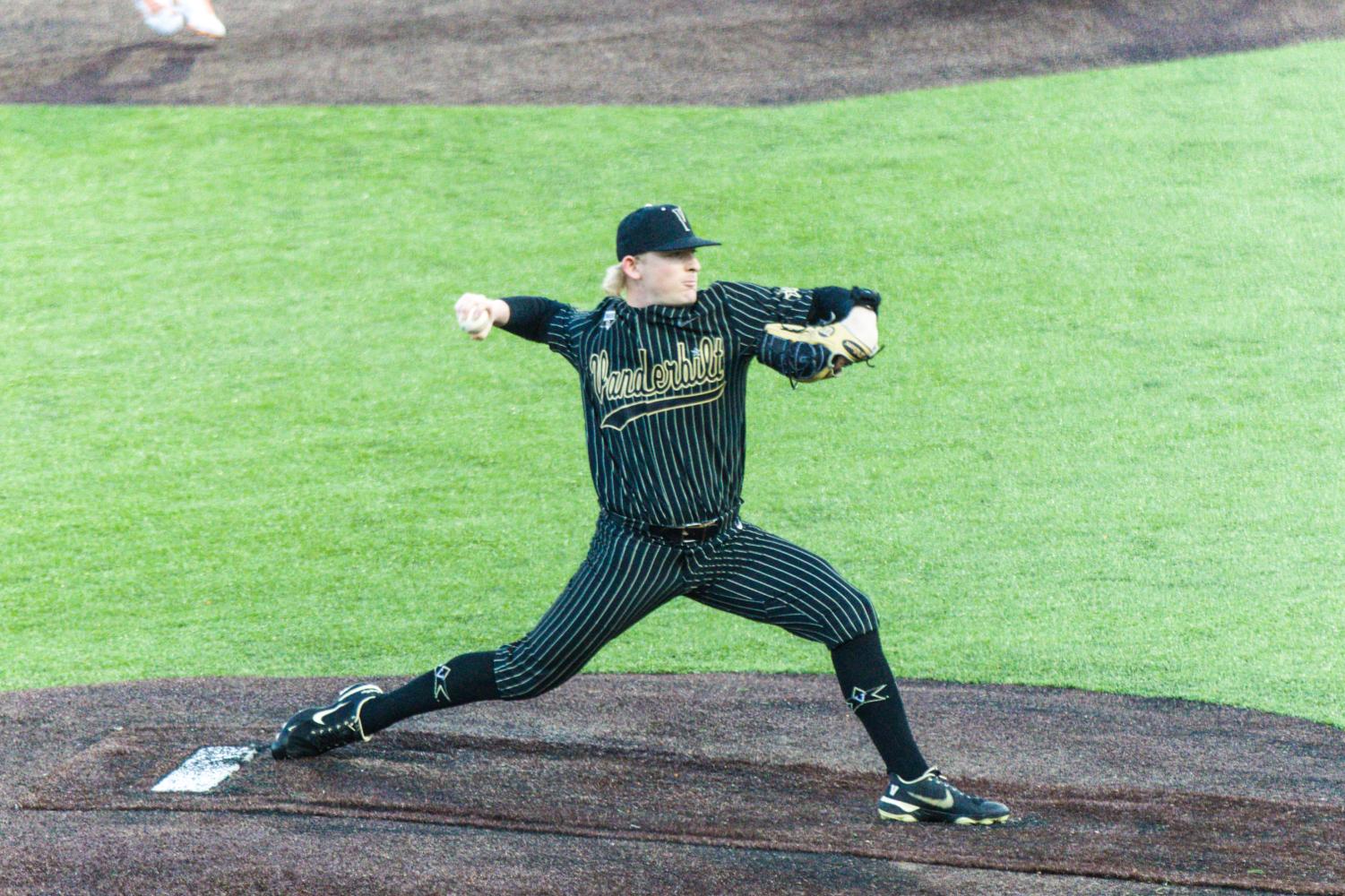 Vanderbilt Baseball on X: Pat Reilly takes over on the mound