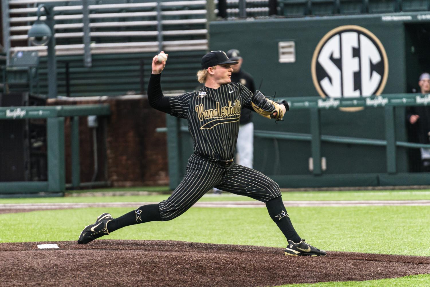 Vanderbilt Baseball on X: Pat Reilly takes over on the mound