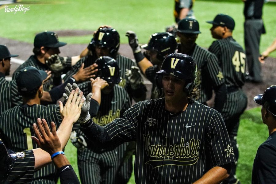 The+VandyBoys+celebrate+during+their+15-2+win+over+Missouri+on+Mar.+18%2C+2022.