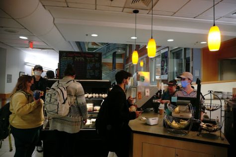 Students being served at Suzie’s Café in Medical Research Building III, as photographed on Nov. 4, 2021. (Hustler Multimedia/Hallie Williams).