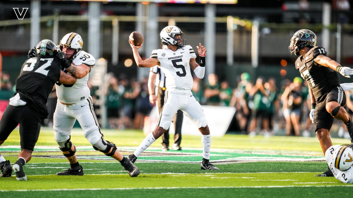 Vanderbilt falls 18-5 in nightmare start to Super Regionals - The Vanderbilt  Hustler