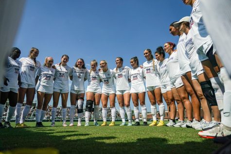 The Vanderbilt Soccer team huddles before their match, as captured on Sept. 18, 2022. (Hustler Multimedia/Josh Rehders)