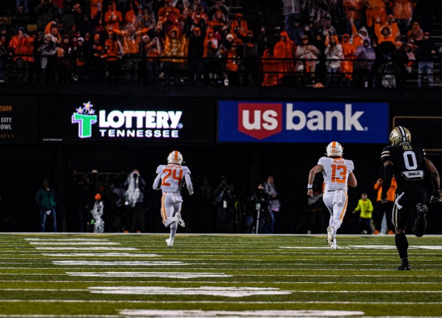 UT sprints away with the game, as captured on Nov. 26, 2022. (Hustler Photography/Miguel Beristain)