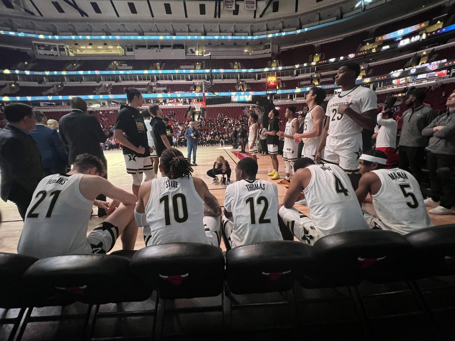 Vanderbilt starters wait for the lineup to be announced on December 17, 2022 at the United Center in Chicago, Illinois (Vanderbilt Athletics).