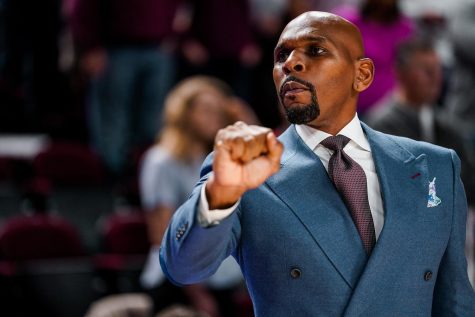 Jerry Stackhouse coaching the Commodores during their contest against Texas A&M on January 28, 2023 (Vanderbilt Athletics).