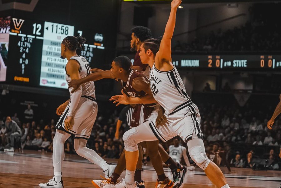 Myles Stute and Quentin Millora-Brown compete against Mississippi State on March 4, 2023 (Hustler Multimedia/Anseley Philippe).