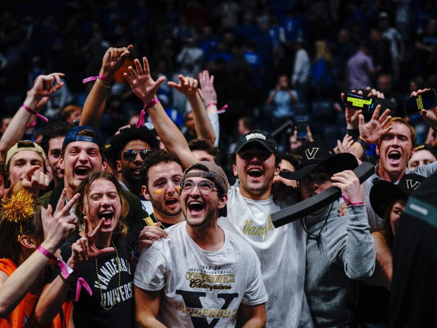 A+crowd+of+excited+Commodores+celebrating+Vanderbilts+win+post-game%2C+as+photographed+on+Mar+10%2C+2023.+%28Hustler+Multimedia%2FOphelia+Lu%29