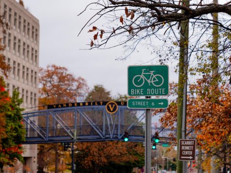 A bike route sign near Commons, as photographed on Nov. 27, 2022. (Hustler Multimedia/Ophelia Lu)