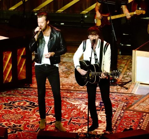 Charles Kelley and Dave Haywood sing together onstage, as photographed on April 14, 2023. (Hustler Multimedia/Chloe Pryor)