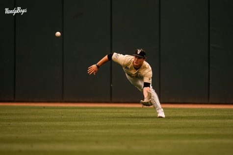 Vanderbilts RJ Schreck lays out for a ball in a 2-1 loss to Alabama on May 6, 2023 (Vanderbilt Athletics).