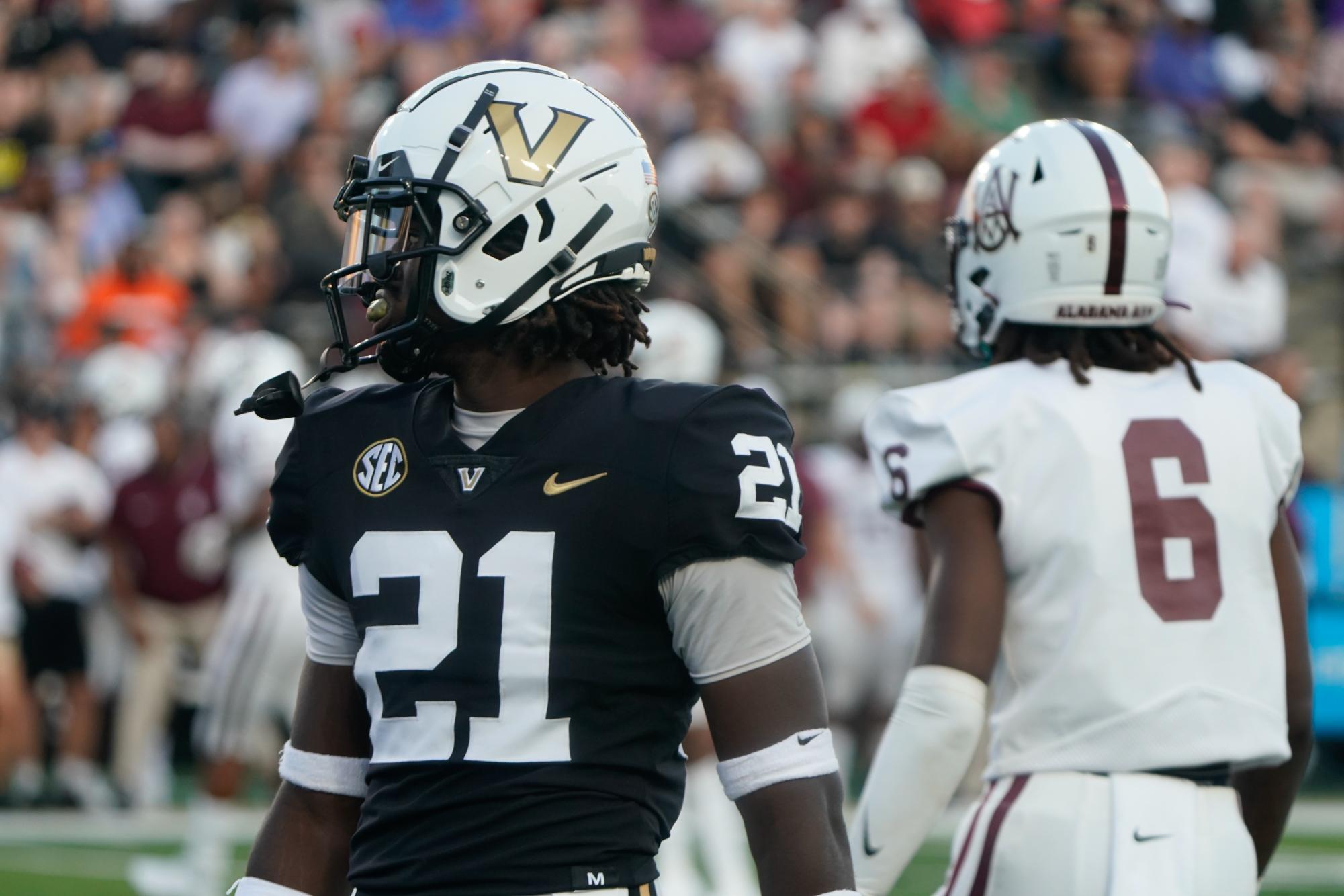 Check out Kentucky football's uniforms for Vanderbilt 