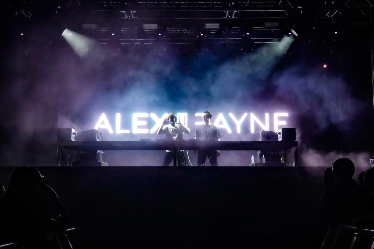 The crowd watches Alex Rayne perform, as photographed on Sept. 29, 2023. (Hustler Multimedia/Geetika Komati)