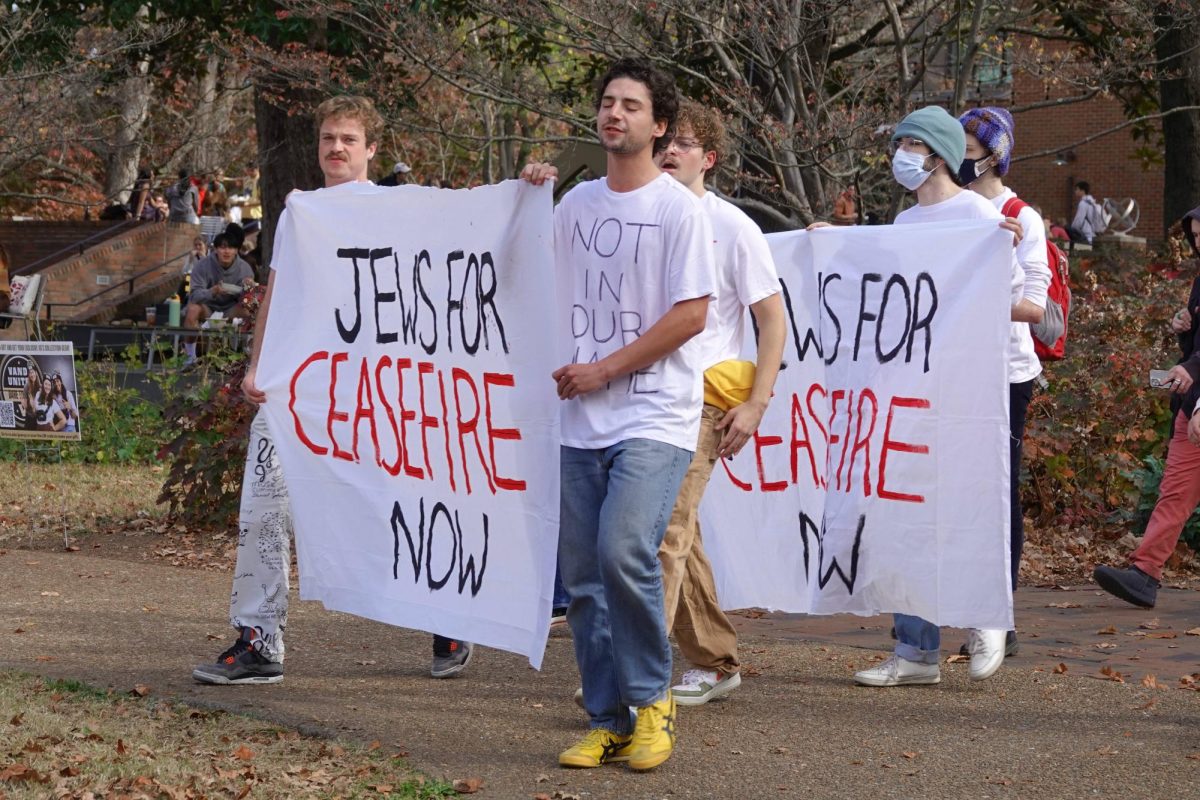 The+students%2C+identifying+themselves+as+Vanderbilt+Jews+for+Ceasefire%2C+marched+across+Alumni+Lawn%2C+while+banners+with+similar+messaging+were+hung+around+campus.