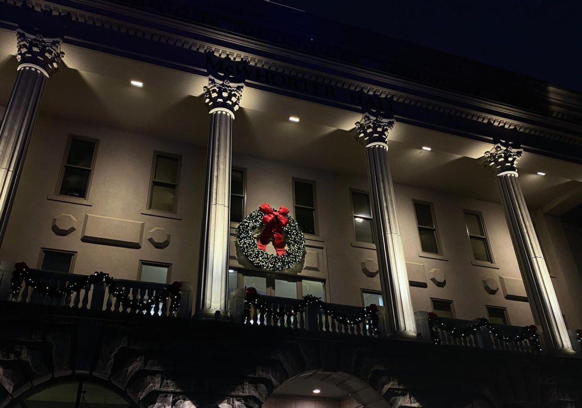 A wreath hung up on McWhorter Hall at Belmont University, as captured on Nov. 25, 2023. (Hustler Multimedia/George Albu)