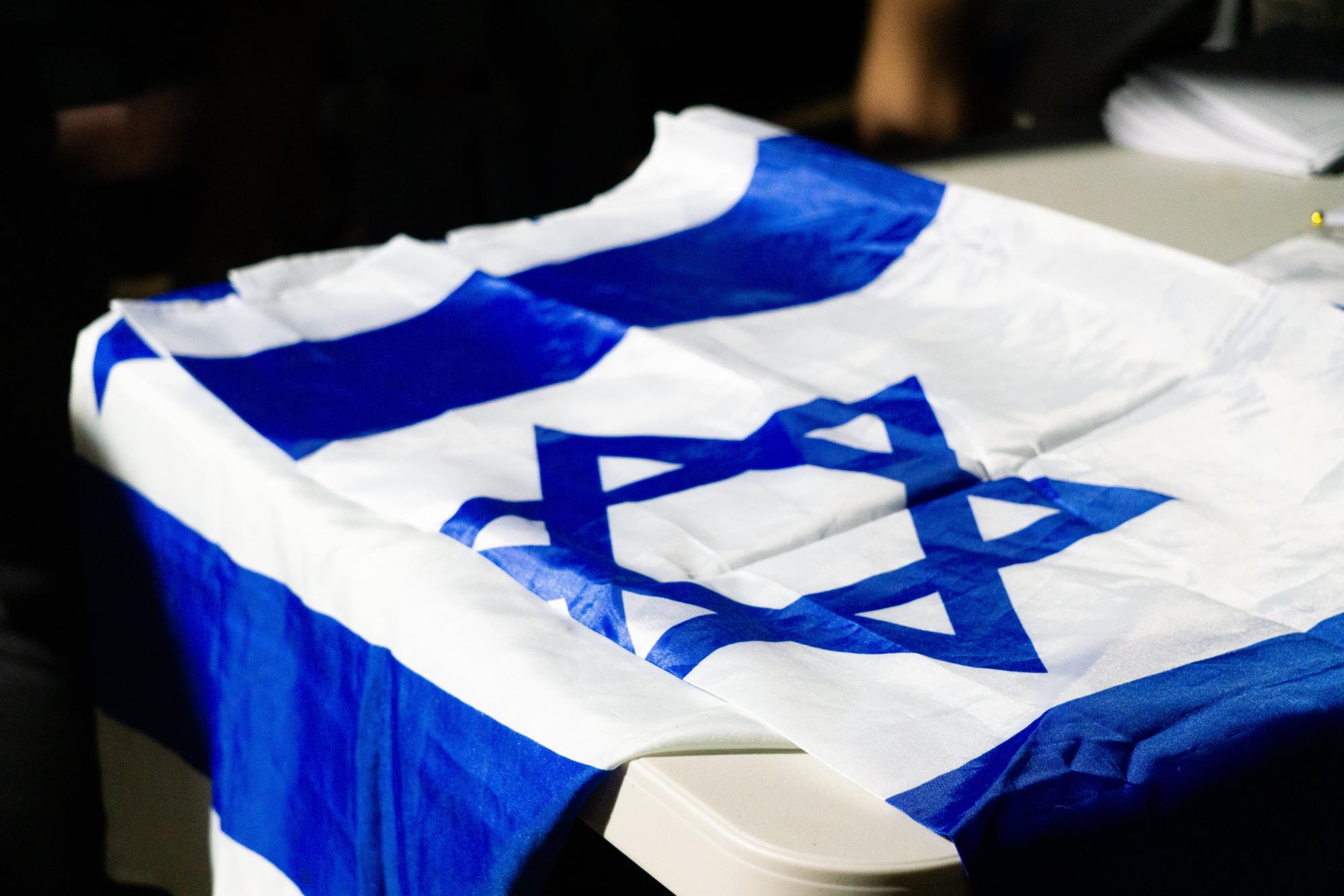 An Israel flag at an Oct. 10 Vigil for Israel held on campus (Hustler Multimedia/Laura Vaughan).