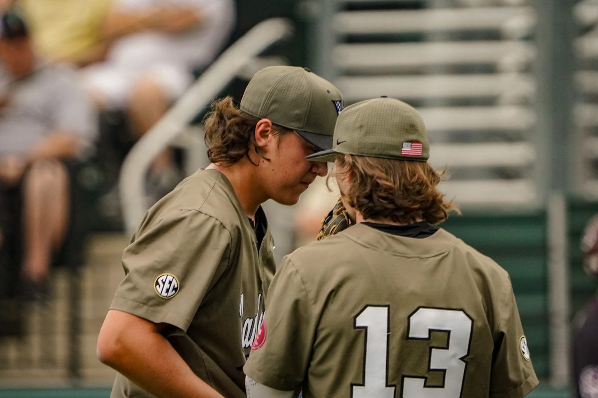 Devin Futrell and Johnathan Vastine talking at the mound, as photographed on April 28, 2024 (Hustler Multimedia/Miguel Beristain) 