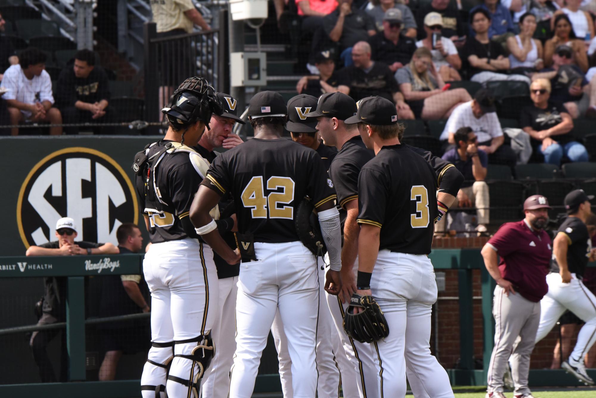 Baseball Vanderbilt lands two transfer portal commitments in left