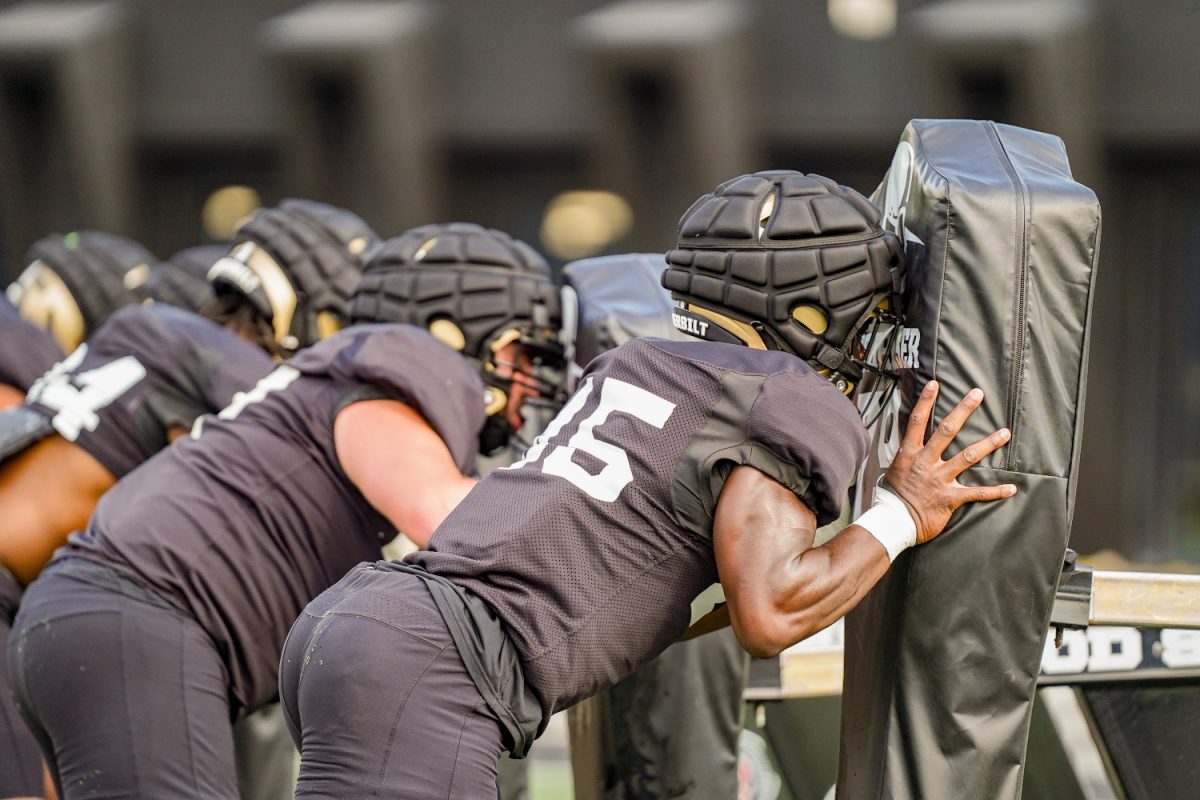 Linemen during practice, as captured on Aug. 22, 2024. (Hustler Multimedia/Miguel Beristain)