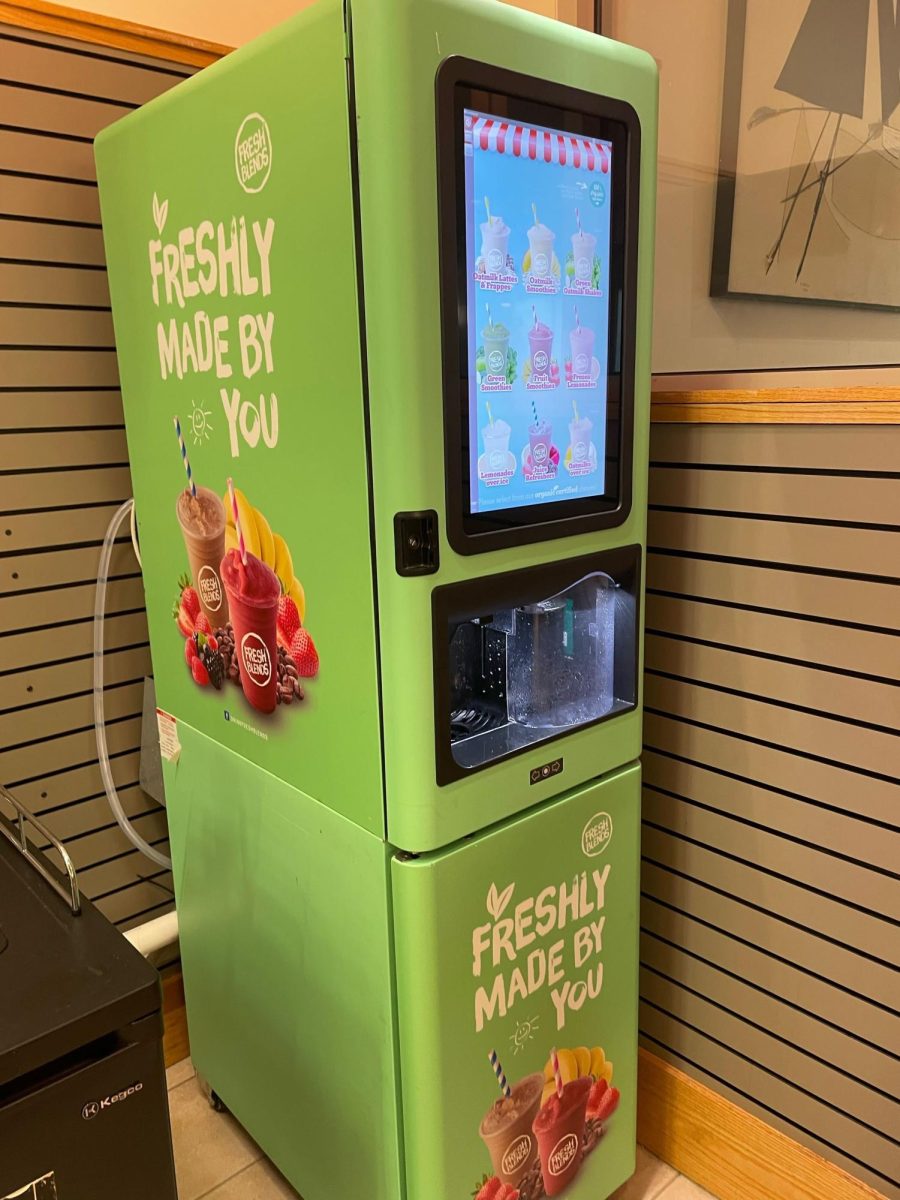 The Fresh Blends smoothie machine in Commons Munchie Mart, as captured on Sept. 21, 2022. (Hustler Staff/Brina Ratangee)