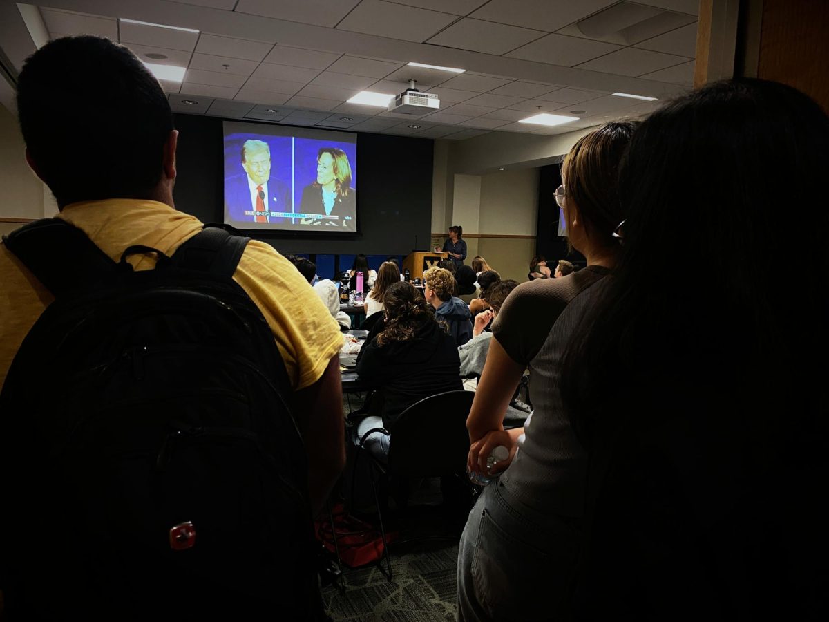 Students watch the presidential debate at the Commons Center, as photographed on Sept. 10, 2024. (Hustler Multimedia/George Albu)
