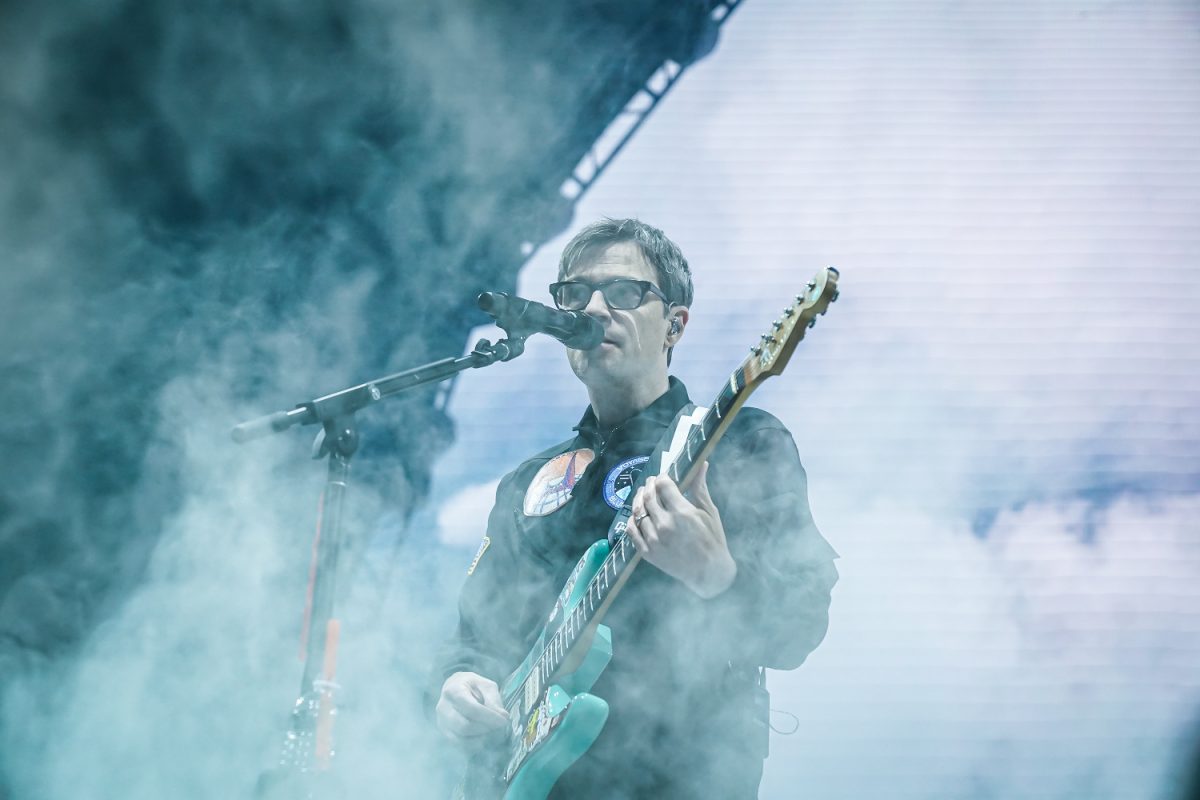 Weezer took the Nashville crowd on a far-out journey that traversed space and time.  