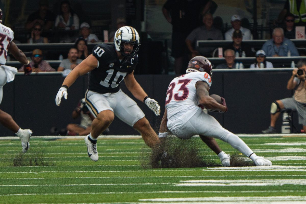 Langston Patterson chases down the ball carrier, as photographed on Aug 31, 2024. (Hustler Multimedia/Vince Lin)
