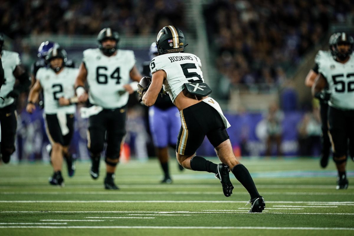 Richie Hoskins hauls in a catch for a third-down conversion against Kentucky, as photographed on Oct. 12, 2024 (Vanderbilt Athletics)