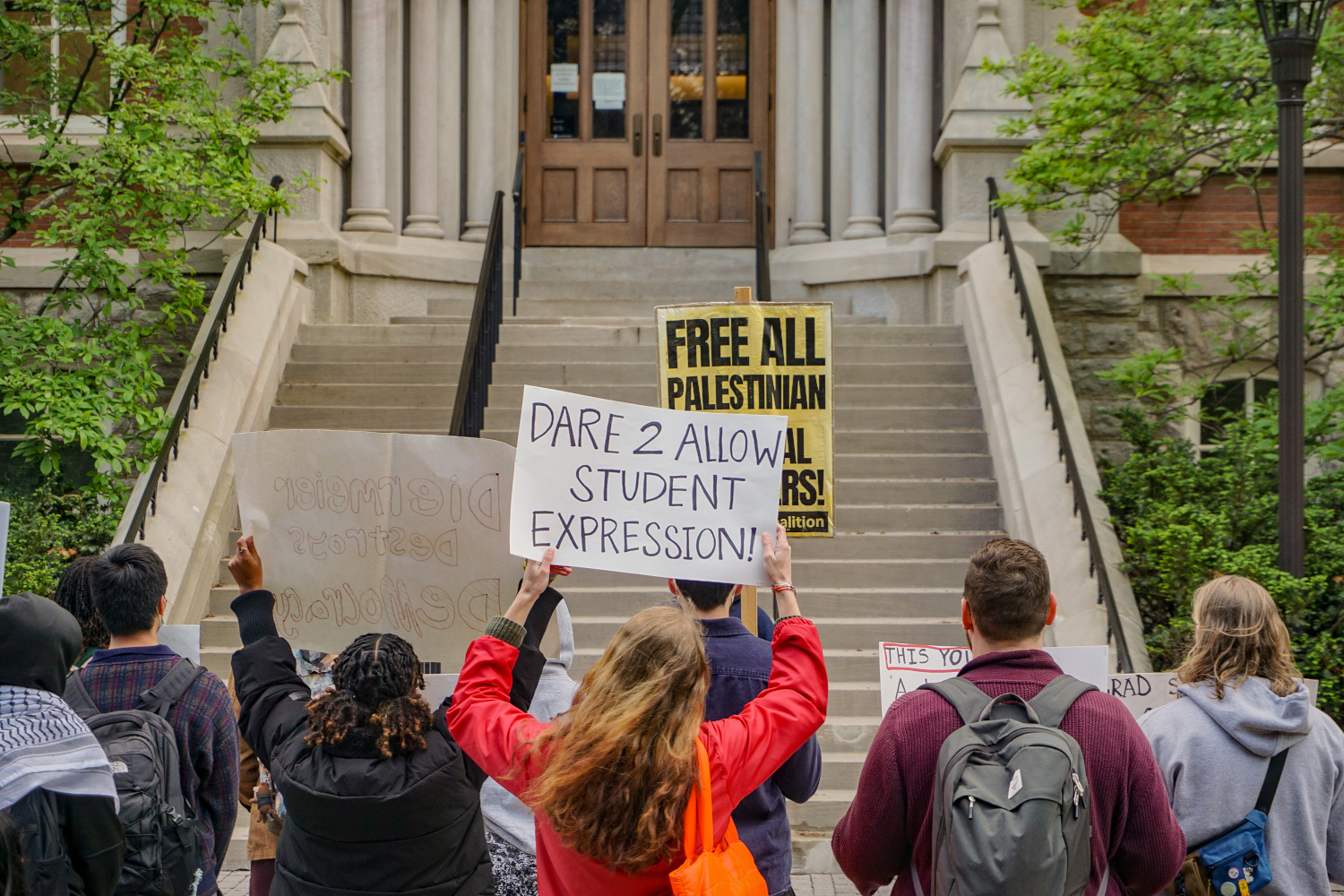 Student protesters in front of Kirkland Hall, as photographed on April 4, 2024. (Hustler Multimedia/Miguel Beristain)