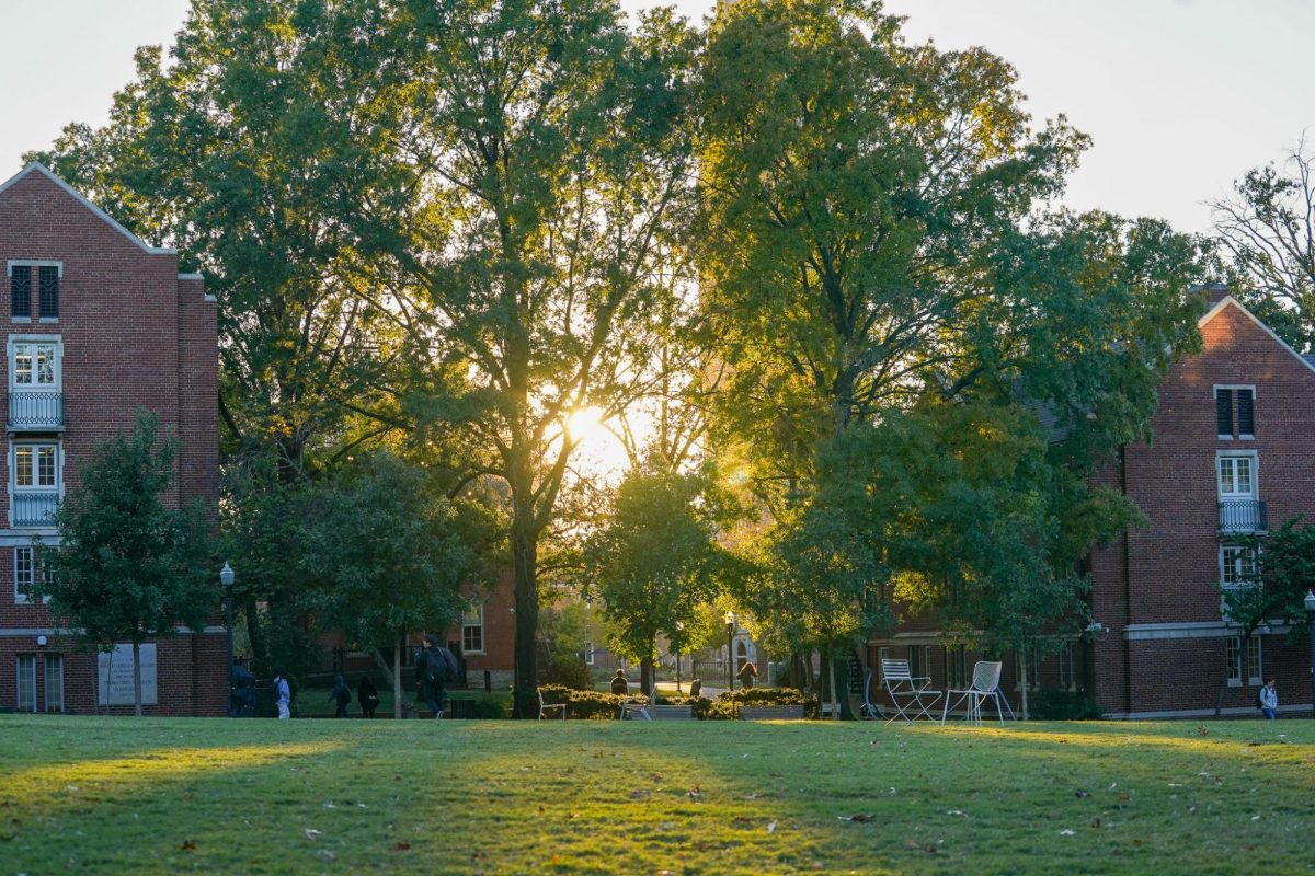 The sun sets over Alumni Lawn, as photographed on Oct. 17, 2024. (Hustler Multimedia/Alondra Moya)