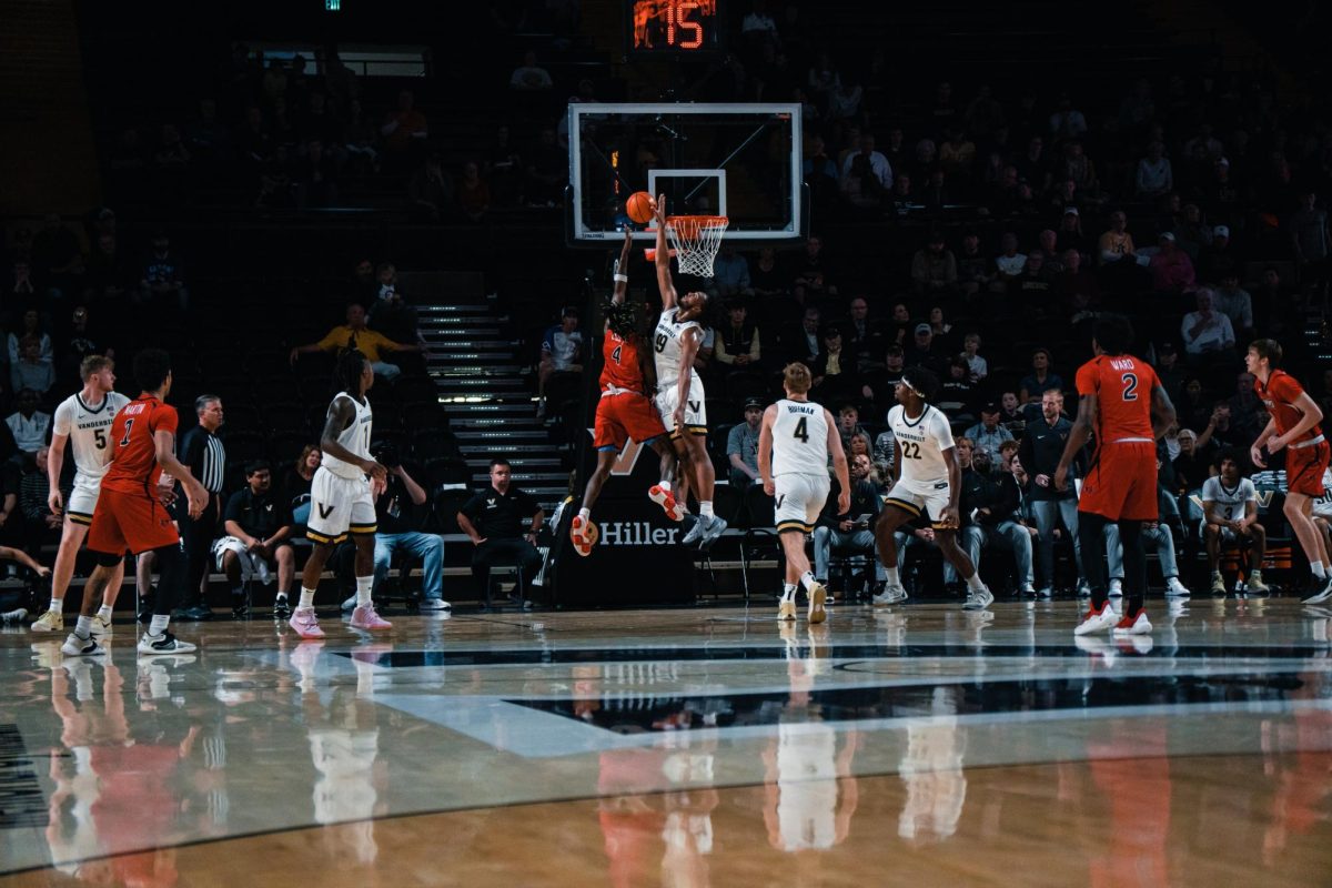 Devin McGlockton defends the ball, as photographed on Nov. 10, 2024. (Hustler Multimedia/Vince Lin)