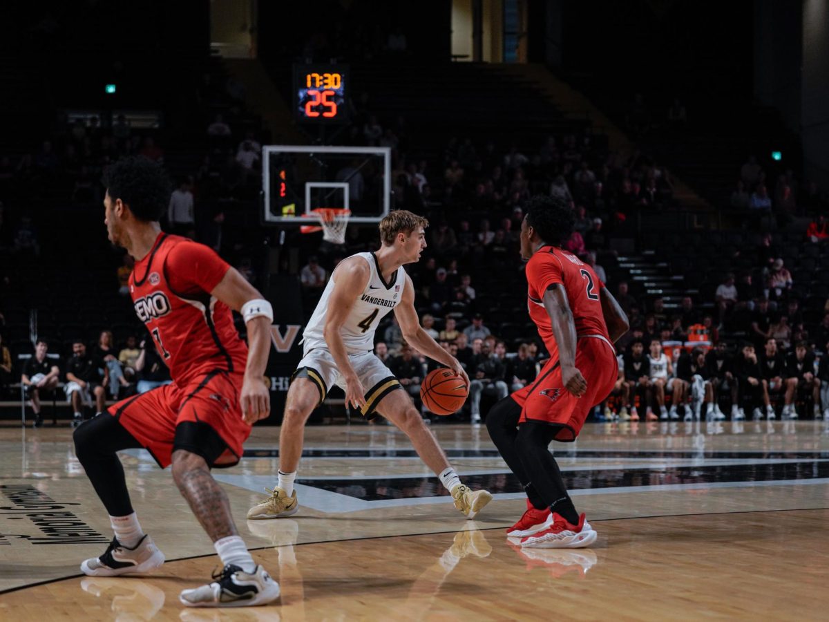 Grant Huffman looking to pass the ball, as photographed on Nov. 11, 2024. (Hustler Multimedia/Ophelia Lu)