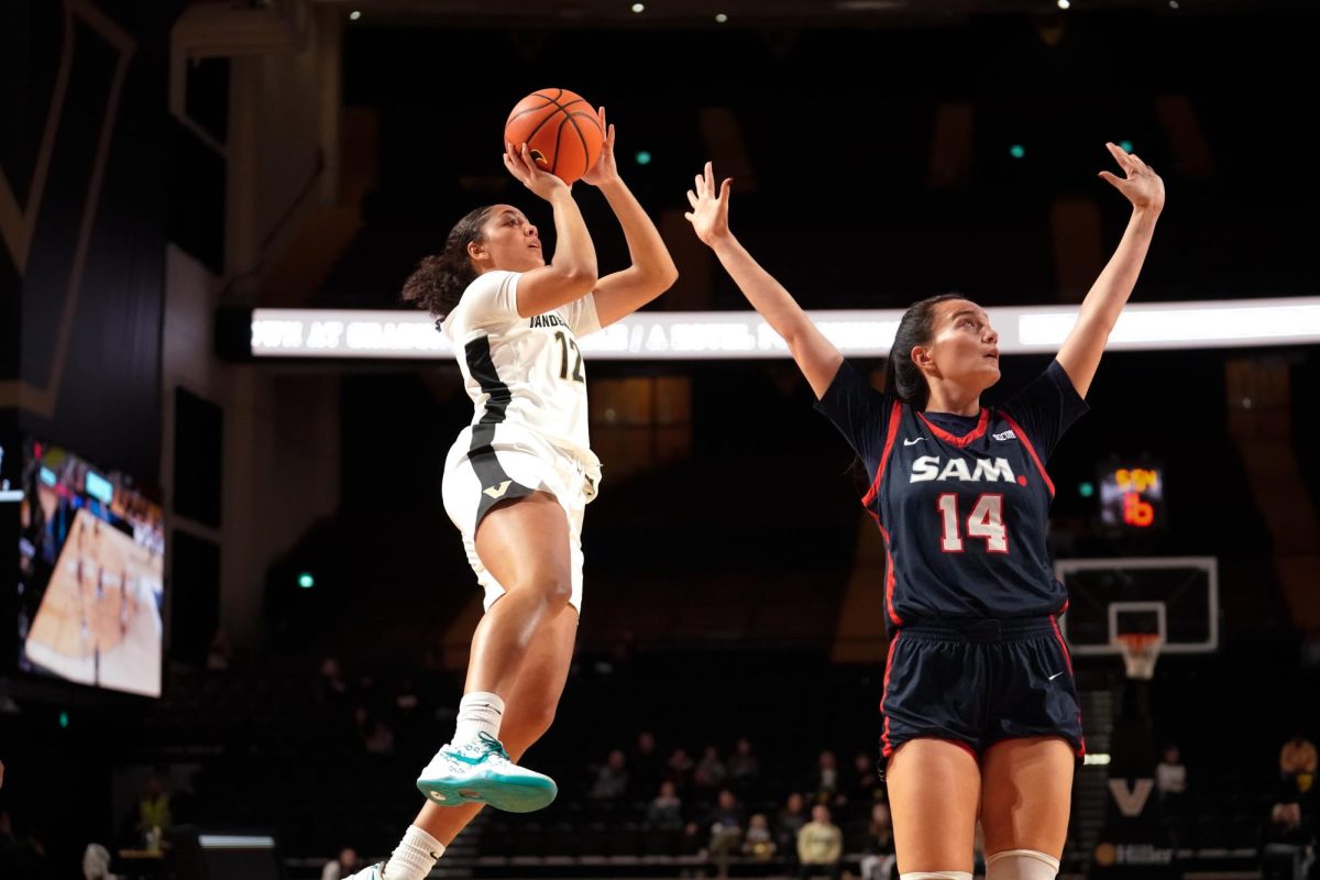 Khamil Pierre takes a jumper, as photographed on Nov. 22, 2024. (Hustler Multimedia/Harmony Wang)