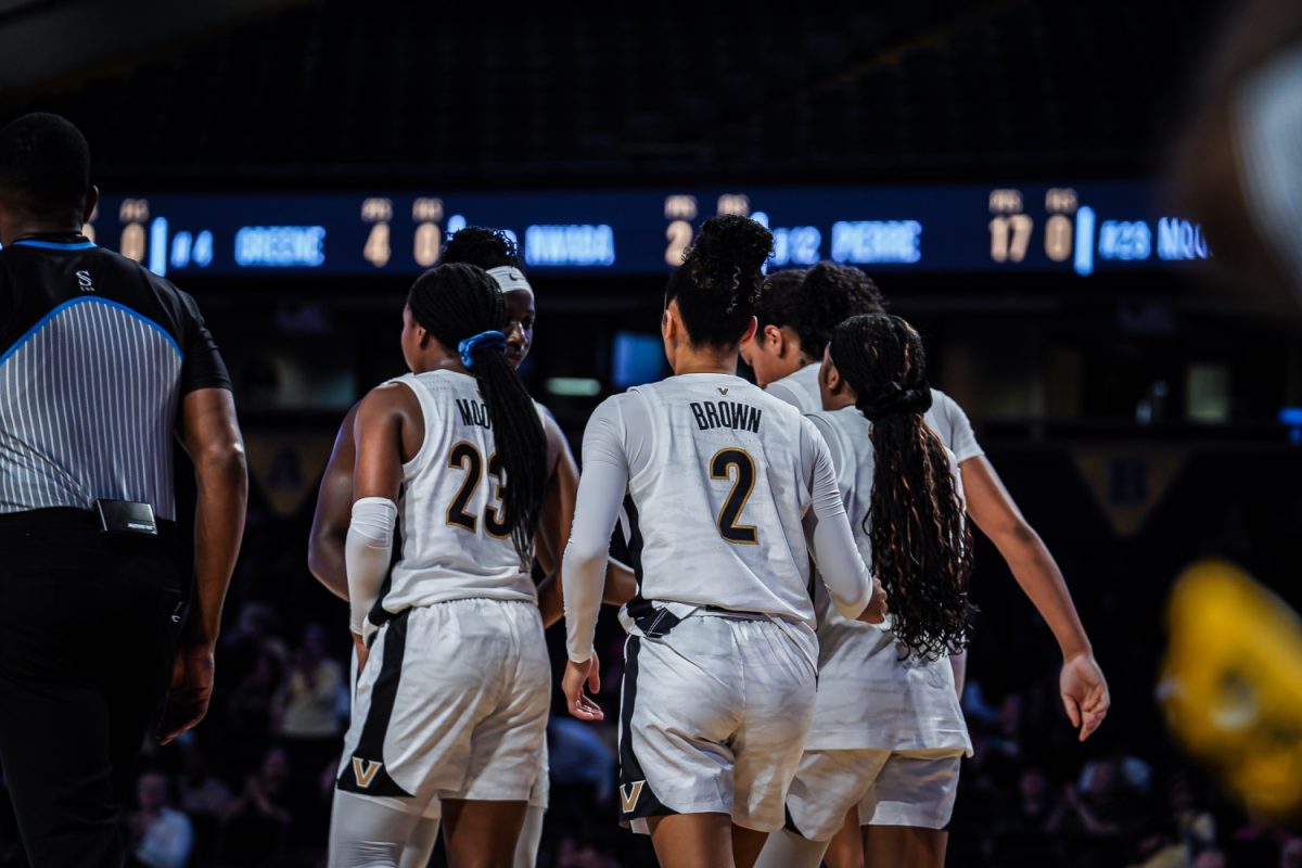 Vanderbilt huddles up against Lipscomb, as photographed on Nov. 4, 2024. (Hustler Multimedia/Miguel Beristain)