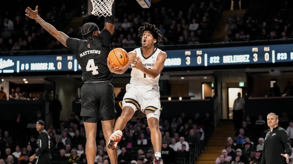 AJ Hoggard scoops a layup up and in, as photographed on Jan. 7, 2025 .(Vanderbilt Athletics)