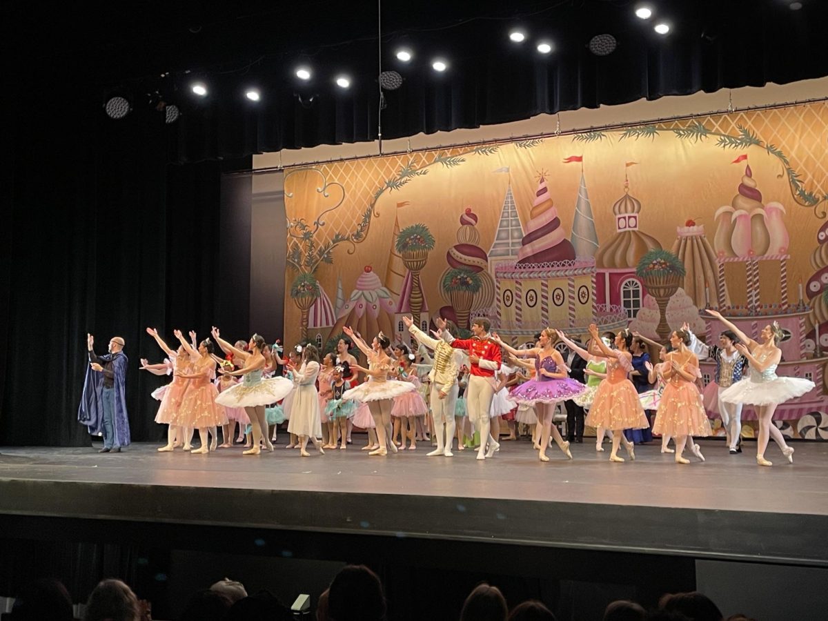 The cast of Vanderbilt Ballet Theater’s “The Nutcracker” takes their final bow on stage of Ingram Hall. (Hustler Multimedia/Pearl Zhang)