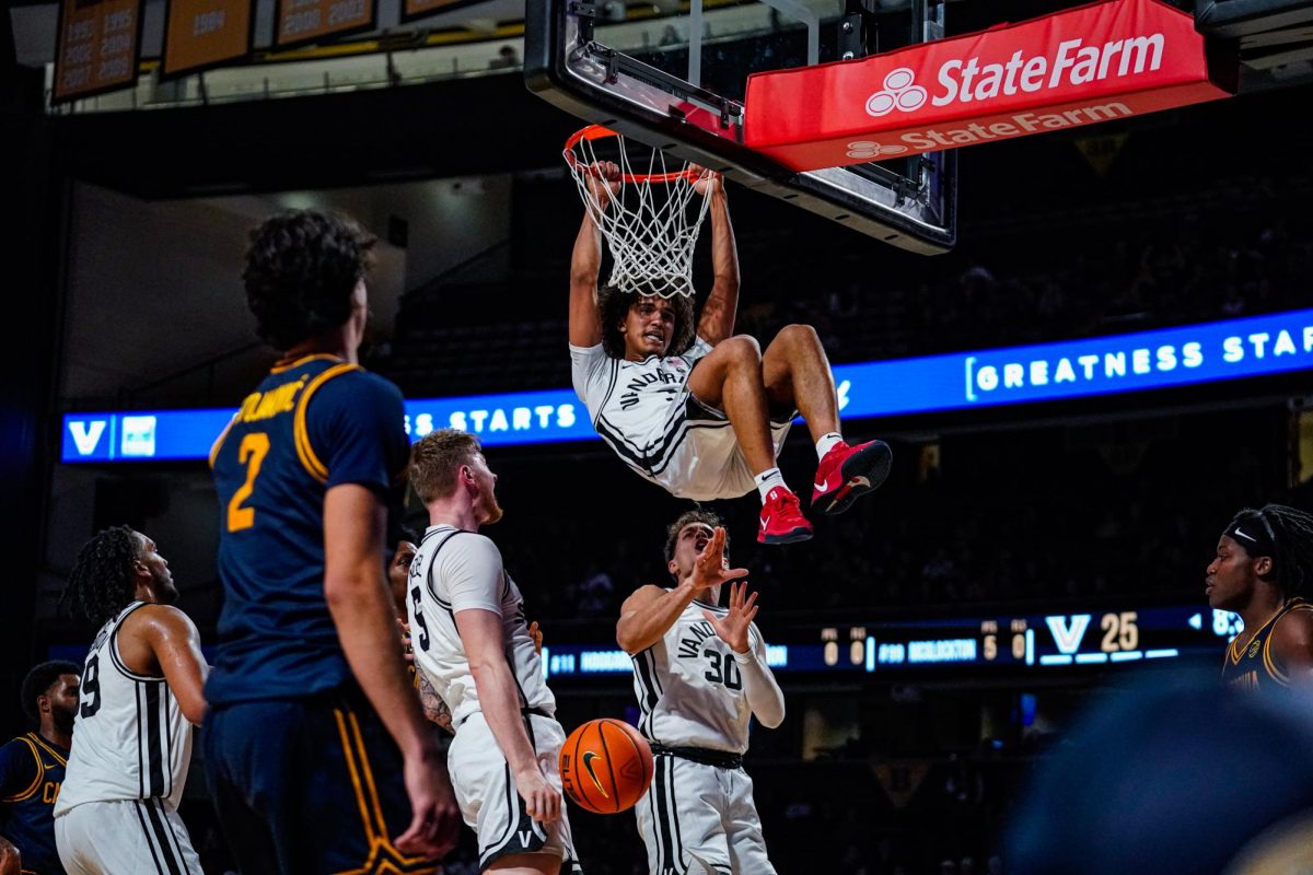 Tyler Tanner throws down a putback dunk, as photographed on Nov. 13, 2024. (Hustler Multimedia/Savannah Walske)