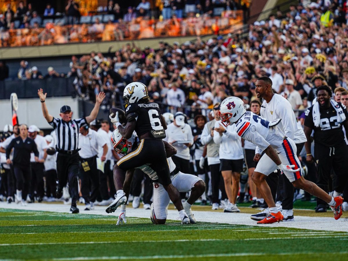 Tre Richardson catches a pass, as photographed on Nov. 8, 2025. (Hustler Multimedia/Ophelia Lu)