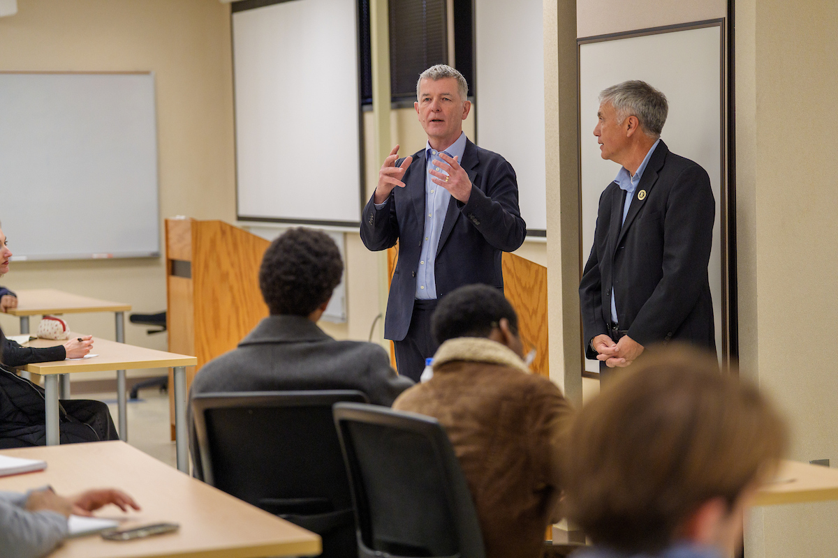 The lecture, “Intelligence, Diplomacy and Modern Conflict,” is the latest in the institute’s ongoing lecture series: “Modern Conflict and Emerging Threats.” 