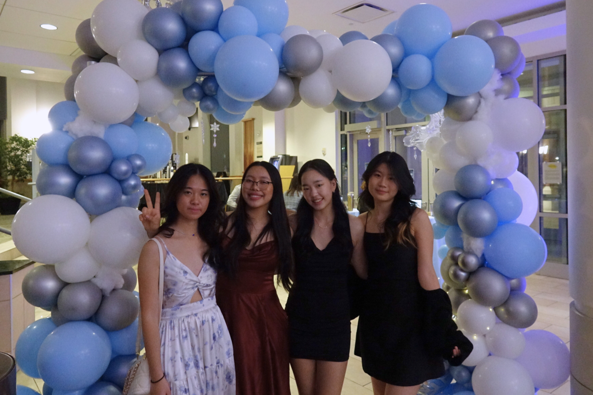 The 2026 Commons Ball mimicked a winter wonderland. This celebration was organized in conjunction with the 10 Commons house presidents and drew students together for a night of community. 
